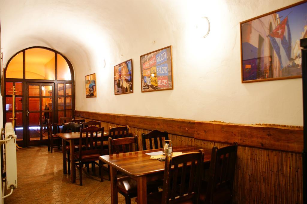 Grillbar Penzion & Restaurant Spisska Nova Ves Exterior photo