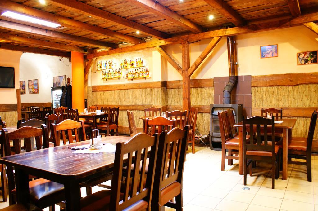 Grillbar Penzion & Restaurant Spisska Nova Ves Exterior photo